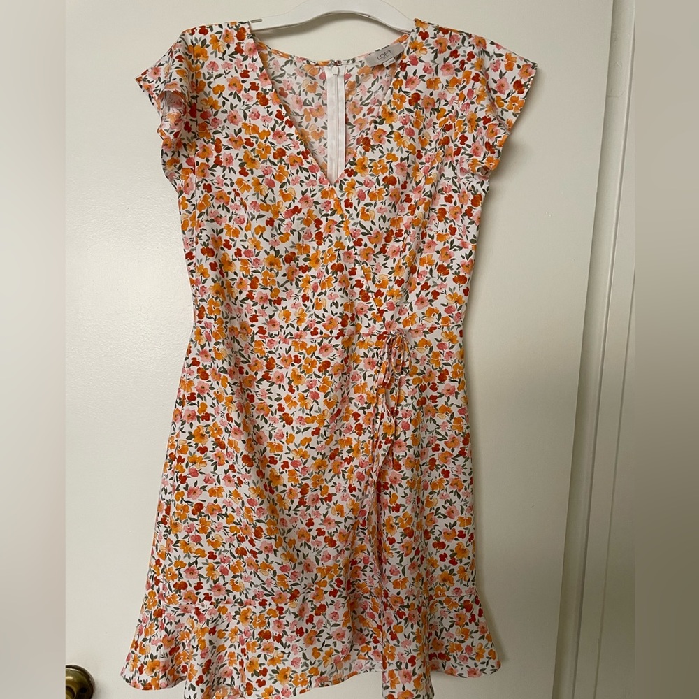Colorful flower print, V-neck, zipper back, SIZE 4, Loft.